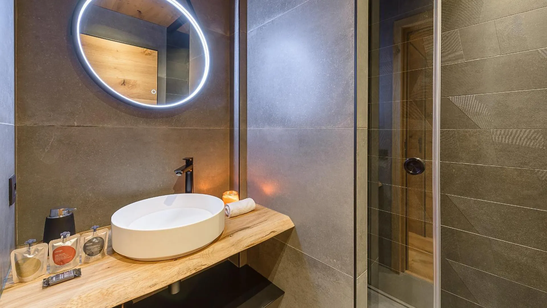 Le Chalet Osmose - Piscine Privative-Sauna-Jacuzzi By Lla Selections ラ・クリュサ